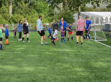 Laatste training S.K.N.W.K. JO7-1 (partijtje tegen de ouders) van maandag 27 mei 2024 (97/180)